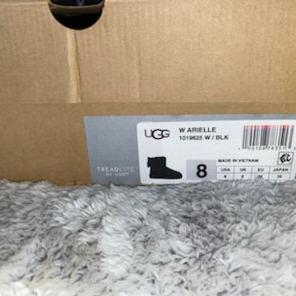 Authentic Ugg Australia boots - Picture 3 of 7